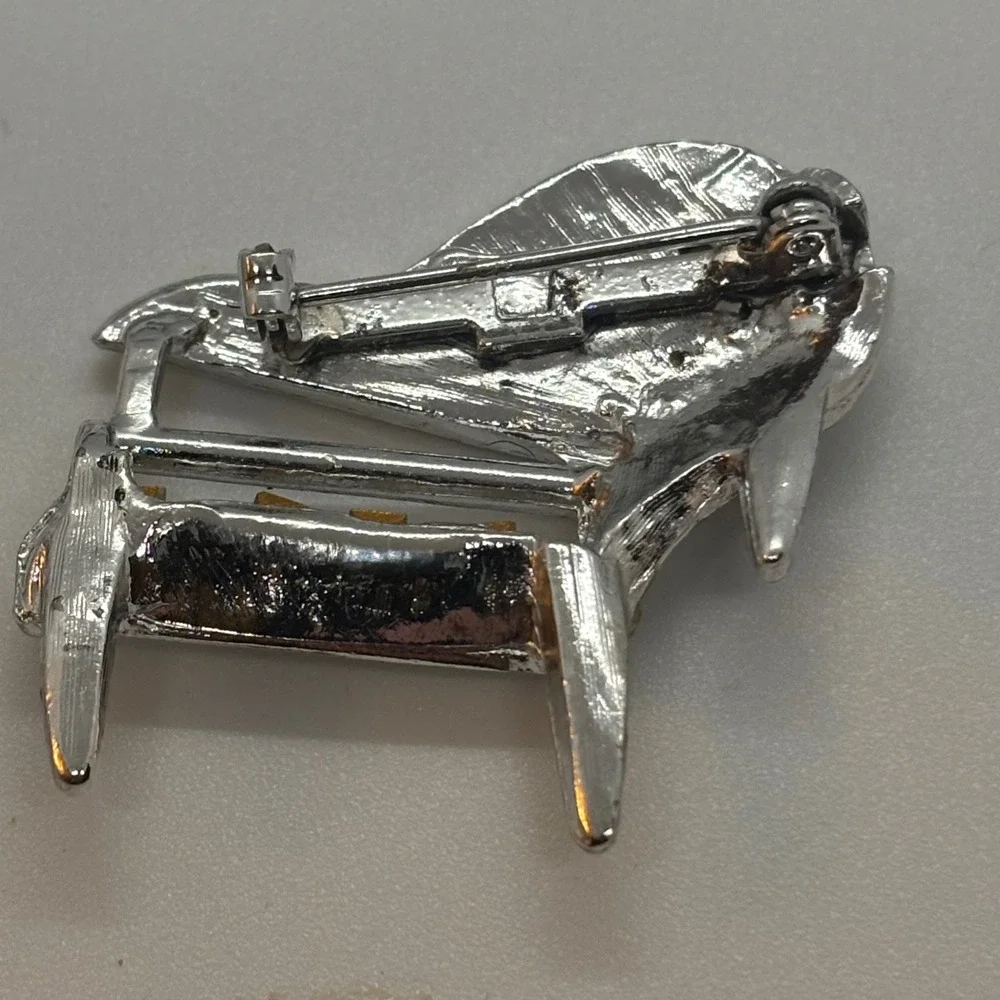 Vintage Piano Brooch Silver Tone Grand Rhinestone‎ Musical Jewelry 4511